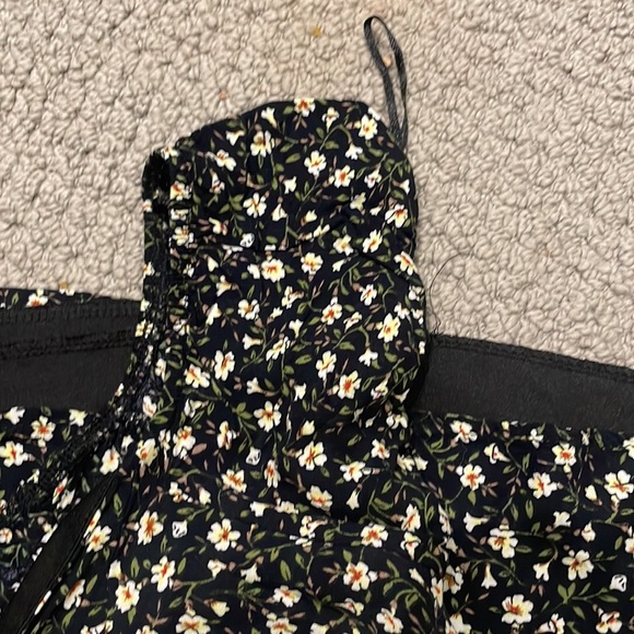 Black mini dress with flowers - Picture 4 of 5